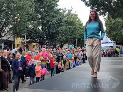 Foto des Albums: Herbstleuchten 2023 - die Stadt war voller Menschen