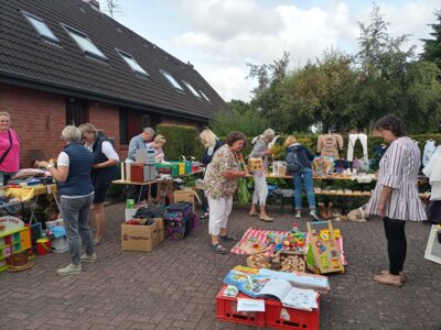 Foto des Albums: 4. Jedermann-Dorfflohmarkt in Seester (03.09.2023)