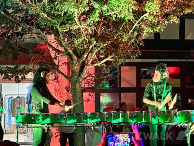 Foto des Albums: Fantasiewelt in zarten Farben am Rathaus