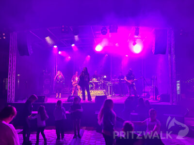 Foto des Albums: Fantasiewelt in zarten Farben am Rathaus