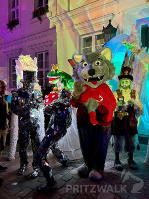 Foto des Albums: Fantasiewelt in zarten Farben am Rathaus