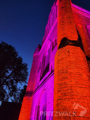 Foto des Albums: Fantasiewelt in zarten Farben am Rathaus