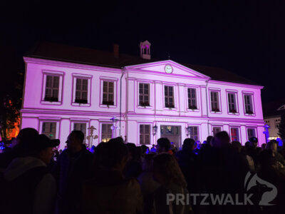 Foto des Albums: Fantasiewelt in zarten Farben am Rathaus