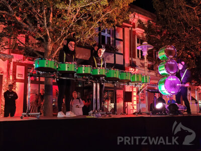 Foto des Albums: Fantasiewelt in zarten Farben am Rathaus