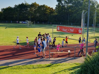 Foto des Albums: RUN HEALTHY Spendenlauf auf dem Sportplatz des TSV Kirchdorf (HAG)... (08. 09. 2023)