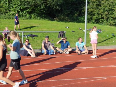 Foto des Albums: RUN HEALTHY Spendenlauf auf dem Sportplatz des TSV Kirchdorf (HAG)... (08. 09. 2023)