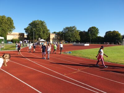 Foto des Albums: RUN HEALTHY Spendenlauf auf dem Sportplatz des TSV Kirchdorf (HAG)... (08. 09. 2023)