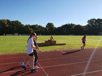 Foto des Albums: RUN HEALTHY Spendenlauf auf dem Sportplatz des TSV Kirchdorf (HAG)... (08. 09. 2023)