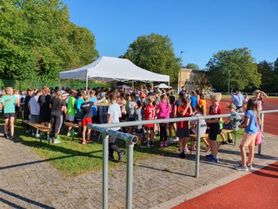 Foto des Albums: RUN HEALTHY Spendenlauf auf dem Sportplatz des TSV Kirchdorf (HAG)... (08. 09. 2023)