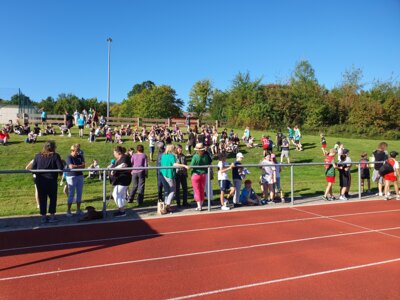 Foto des Albums: RUN HEALTHY Spendenlauf auf dem Sportplatz des TSV Kirchdorf (HAG)... (08. 09. 2023)