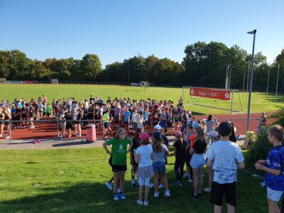 Foto des Albums: RUN HEALTHY Spendenlauf auf dem Sportplatz des TSV Kirchdorf (HAG)... (08. 09. 2023)