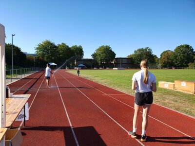 Foto des Albums: RUN HEALTHY Spendenlauf auf dem Sportplatz des TSV Kirchdorf (TSV) ... (08. 09. 2023)