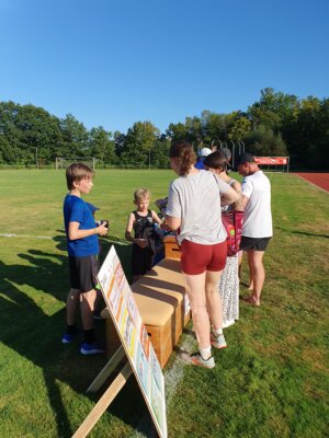 Foto des Albums: RUN HEALTHY Spendenlauf auf dem Sportplatz des TSV Kirchdorf (TSV) ... (08. 09. 2023)