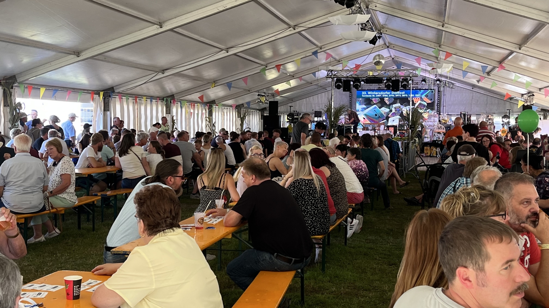 Bild: Festzelt
