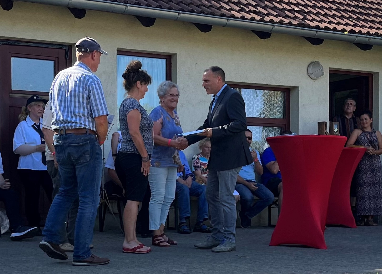 Bild: Der Heimatverein Wintersdorf erhielt den Preis zur Förderung des Gemeinsinns.