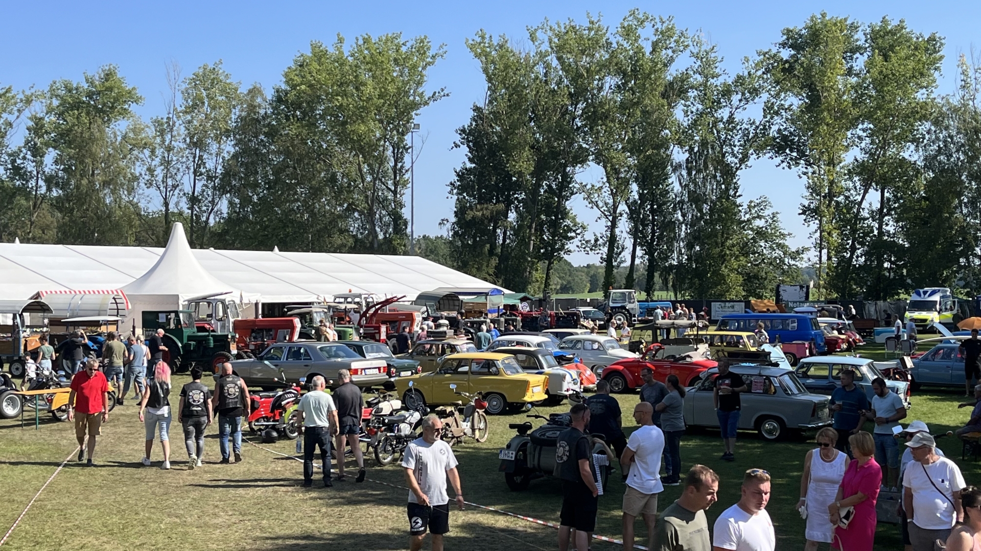 Bild: Hingucker am Sonntag: die Oldtimer ...