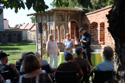 Foto des Albums: Bassewitz-Buchpremiere im Klostergarten gefeiert (12.09.2023)