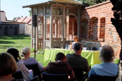 Foto des Albums: Bassewitz-Buchpremiere im Klostergarten gefeiert (12.09.2023)