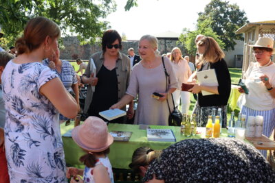 Foto des Albums: Bassewitz-Buchpremiere im Klostergarten gefeiert (12.09.2023)