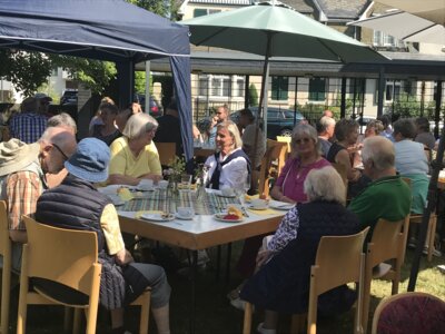 Foto des Albums: 50 Jahre Plauderfrühstück