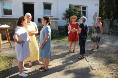 Foto des Albums: Frauenorte - Feierliche Tafelenthüllung für Minna Cauer in Freyenstein (08.09.2023)