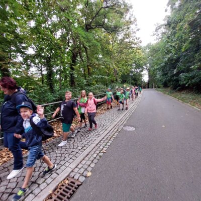 Foto des Albums: Wandertag Klasse 3 (neue Landschaft Ronneburg)