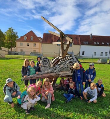 Foto des Albums: Ortsrundgang Thallwitz mit der Ortschronistin Klasse 2a (21. 09. 2023)