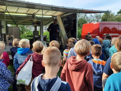 Foto des Albums: Besuch bei einer Apfelmosterei