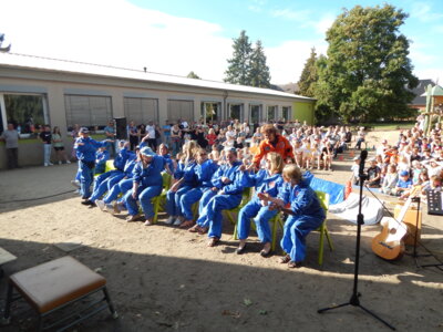Die Lehrer kamen direkt vom Mond und 