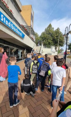 Foto des Albums: Lesung in der Stadtbücherei mit den 2. Klassen