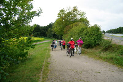 Geschafft - unter dem Miitellandkanal durch  (Bild vergr&ouml;&szlig;ern)