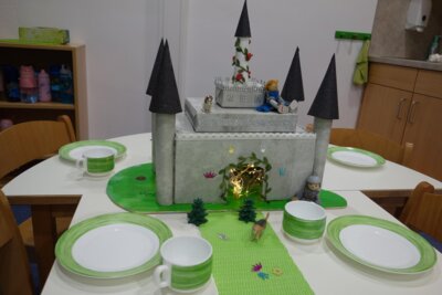 Wir feiern einen m&auml;rchenhaften Geburtstag.  (Bild vergr&ouml;&szlig;ern)