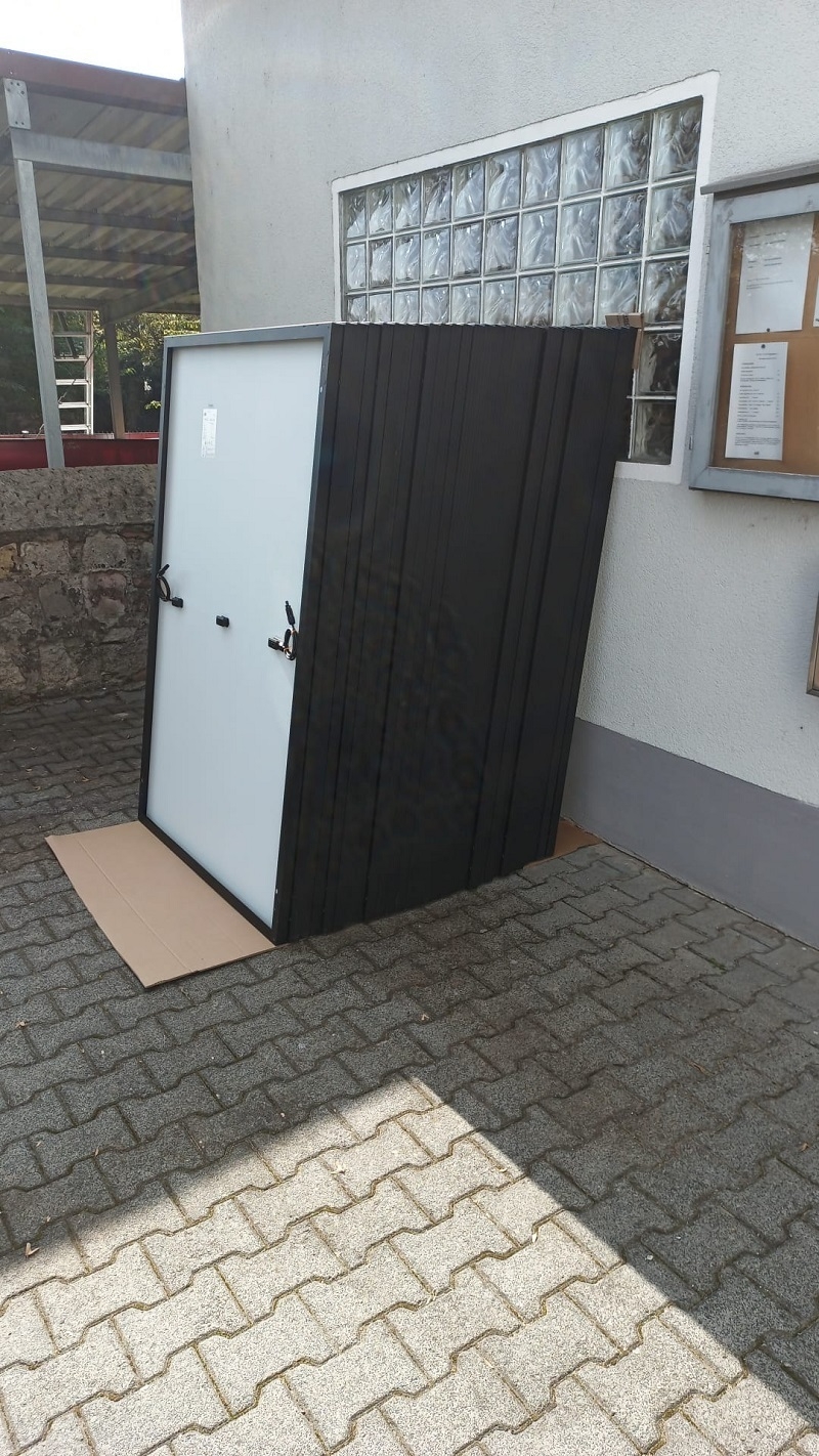 Bild: ausgepackte Solarmodule