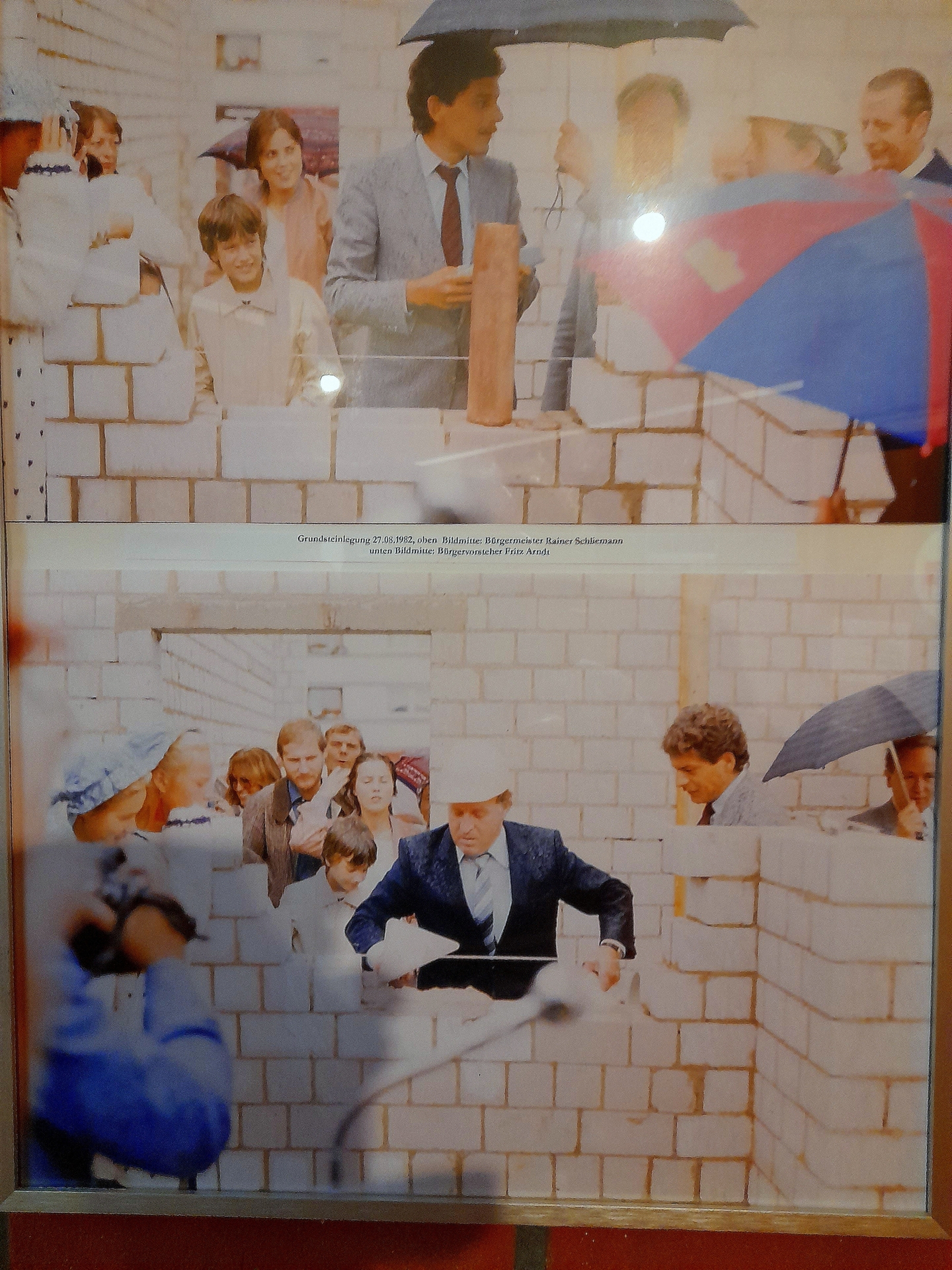 Bild: 1983 Grundsteinlegung mit Bürgermeister rainer schliemann