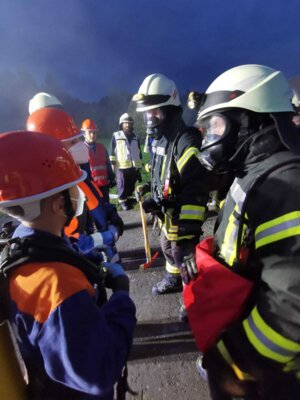 Foto des Albums: Abschlussübung mit der Jugendfeuerwehr