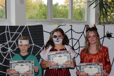Die 3 besten Kost&uuml;me wurden ausgezeichnet.  (Bild vergr&ouml;&szlig;ern)