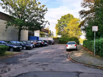 Foto des Albums: Parkmöglichkeiten und Parkplatzsituation an der Sportanlage des TSV Kirchdorf ,,, (28. 10. 2023)