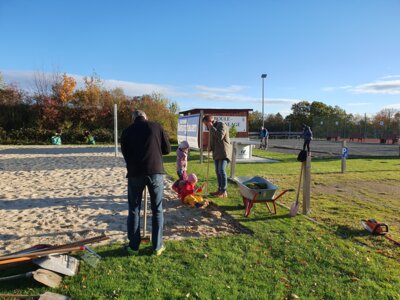 Foto des Albums: Arbeitseinsatz Pflege der Sportanlage des TSV Kirchdorf ... (04. 11. 2023)