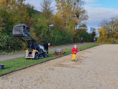 Foto des Albums: Arbeitseinsatz Pflege der Sportanlage des TSV Kirchdorf ... (04. 11. 2023)