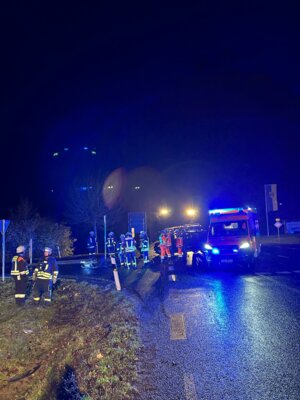 Foto des Albums: THL 3 - VU, 1 oder 2 PKW, Person eingeklemmt