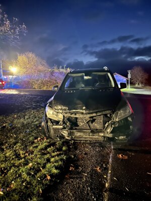 Foto des Albums: THL 3 - VU, 1 oder 2 PKW, Person eingeklemmt