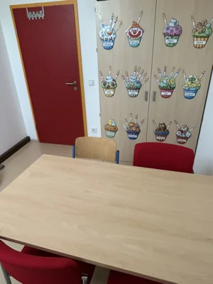 2. Etage (Schulgeb&auml;ude): Raum der 4. Klasse (Teek&uuml;che)  (Bild vergr&ouml;&szlig;ern)