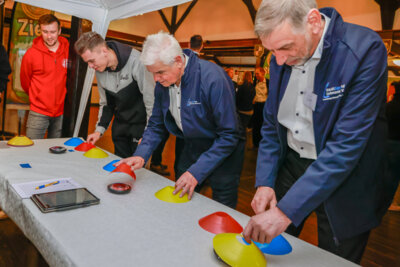 Prominenter Besuch am Fitlight-Stand  (Bild vergr&ouml;&szlig;ern)