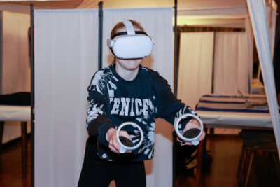 Die VR-Brillen lagen nie lange herum  (Bild vergr&ouml;&szlig;ern)