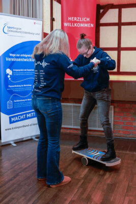 Auch die Balance Boards wurden ausprobiert  (Bild vergr&ouml;&szlig;ern)