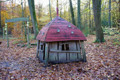 Waldkinderspielplatz  (Bild vergr&ouml;&szlig;ern)