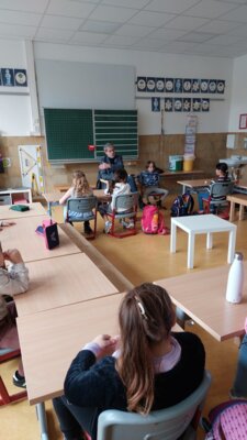 Foto des Albums: Vorlesetag Besuch von Herrn Dornette