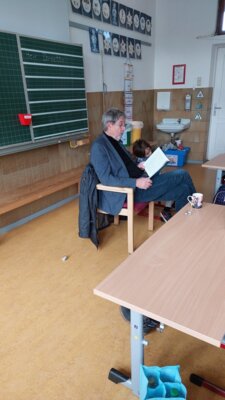 Foto des Albums: Vorlesetag Besuch von Herrn Dornette