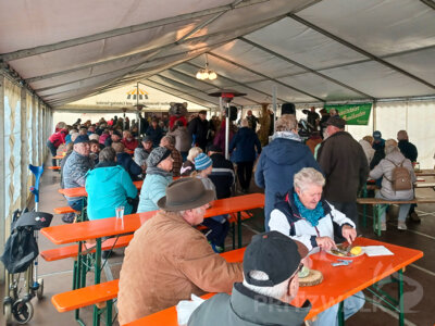 Foto des Albums: Kulinarische Köstlichkeiten beim Knieper- & Regionalmarkt