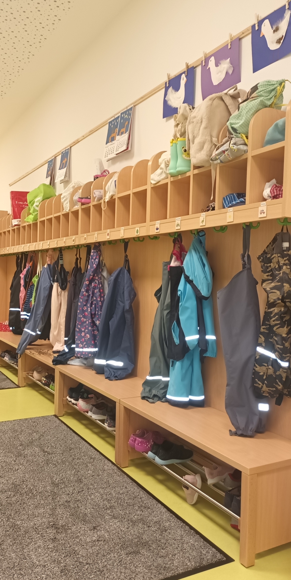 Bild: Garderobe Igelgruppe